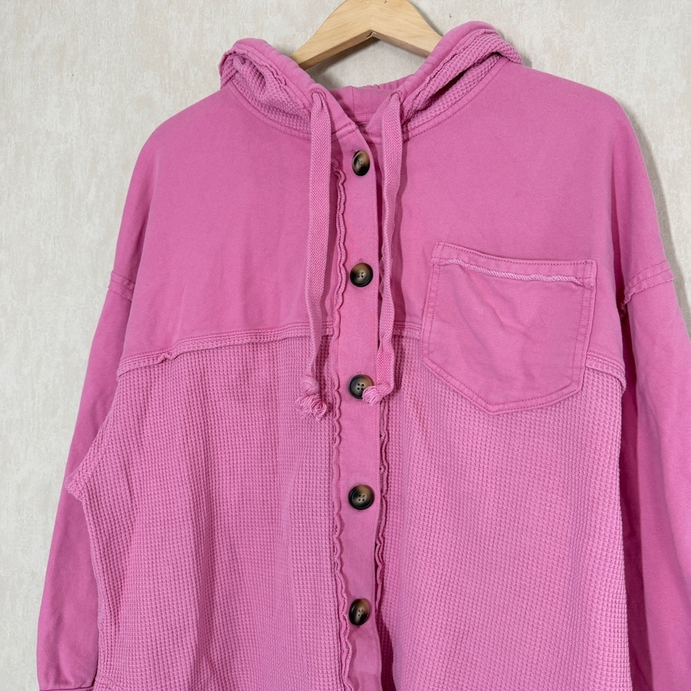 American Eagle Women’s Textured Big Hug Hooded Waffle Shaket Button Front Pink M - Picture 4 of 14
